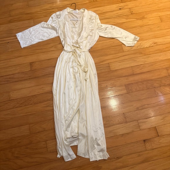 Vintage Lace Full Length Set Robe + Slip Dress Vanity Fair